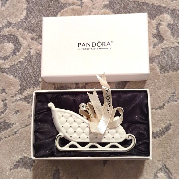 Pandora 2014 Sleigh Ornament, Original Box, Gilt Letters - Picture 1 of 8